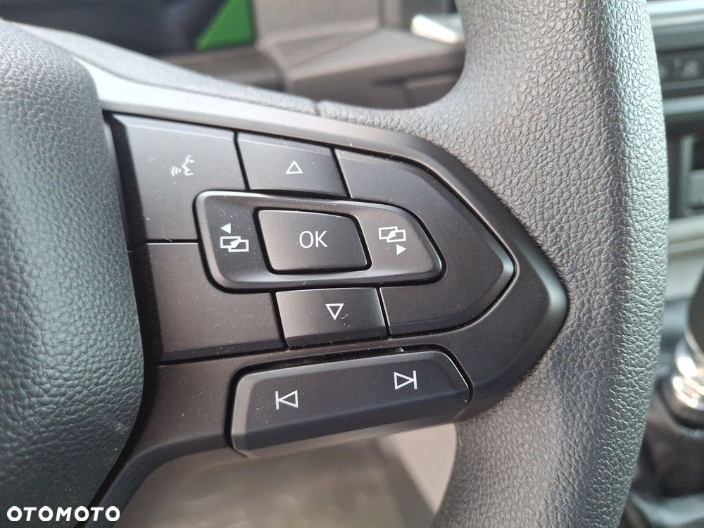 Volkswagen Transporter Furgon Plus 2.0 TDI 150 KM manual r. o. 3500 mm - 35