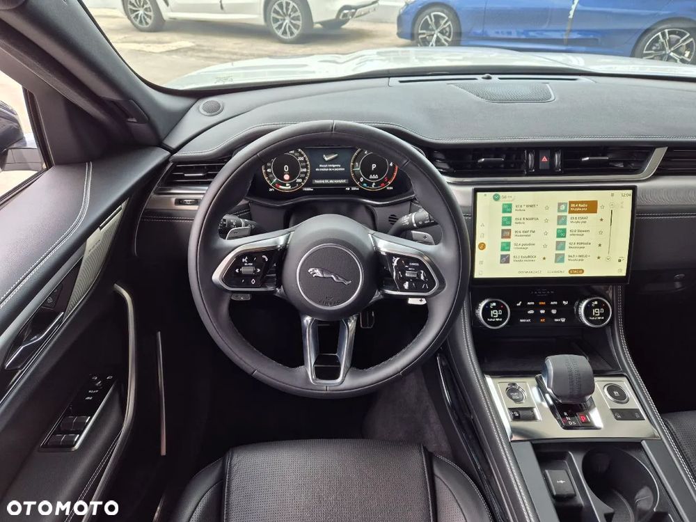 Jaguar F-Pace D200 AWD R-Dynamic SE - 13