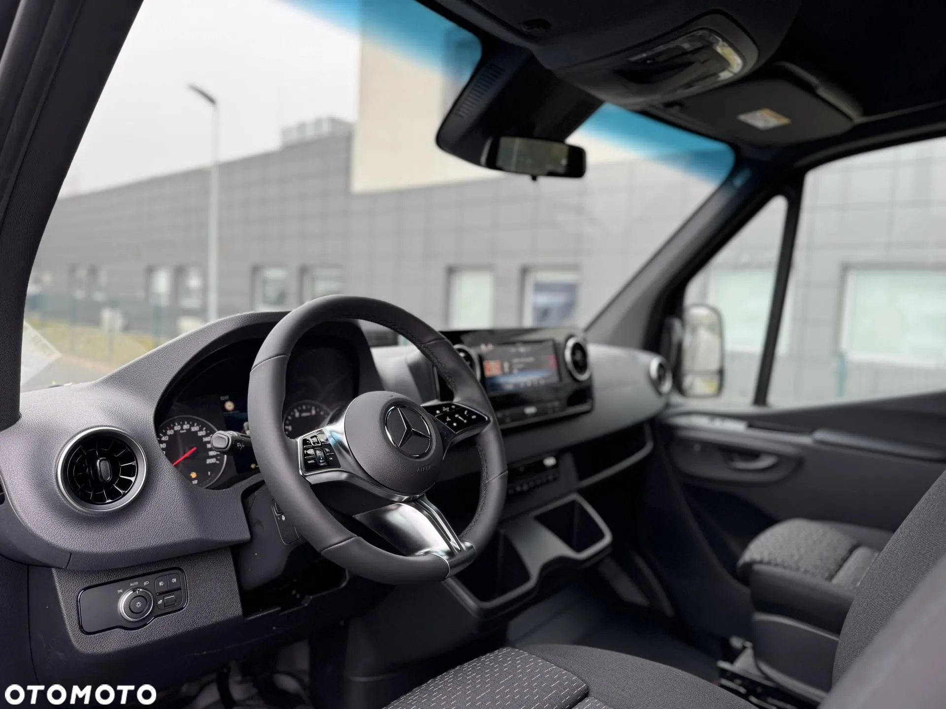 Mercedes-Benz Sprinter - 8