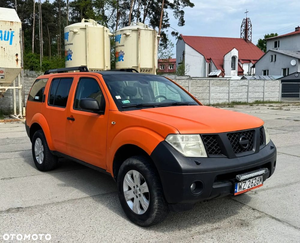 Nissan Pathfinder - 2