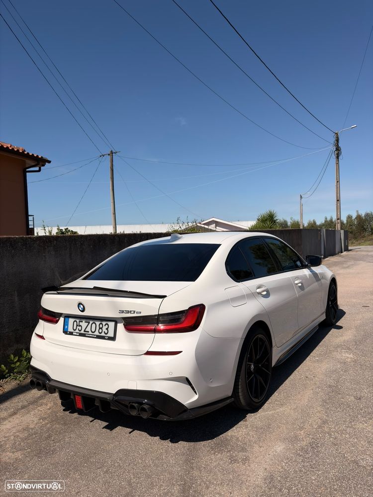 BMW 330 e Pack M Auto — fotografia 4