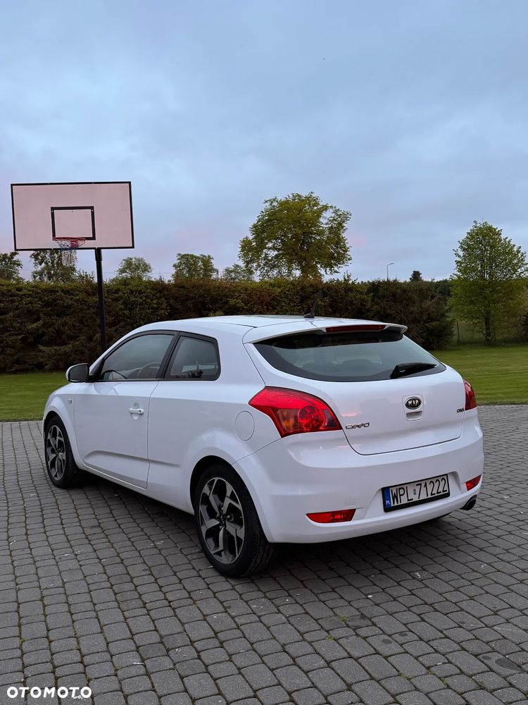 Kia Ceed - 4