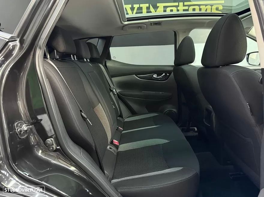 Nissan Qashqai 1.5 dCi N-Connecta - 26