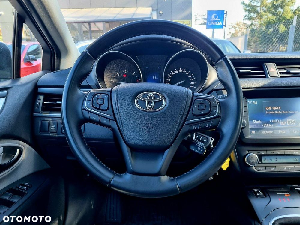Toyota Avensis 2.0 D-4D Premium - 14