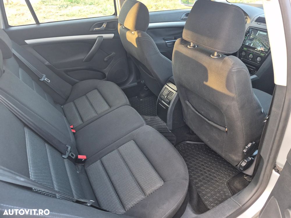 Skoda Octavia 2.0 TDI Ambiente 4x4 - 6