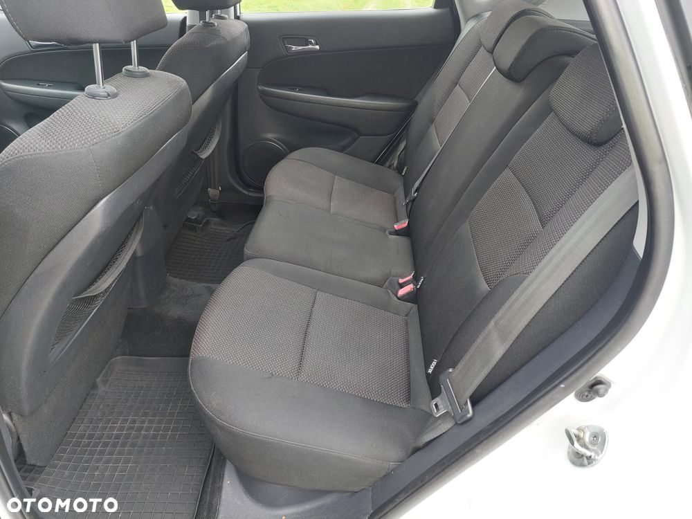 Hyundai i30 1.6 CRDi Classic + EU5 - 10