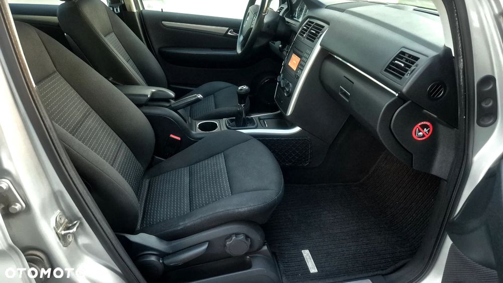 Mercedes-Benz Klasa B 180 CDI EU5 - 16