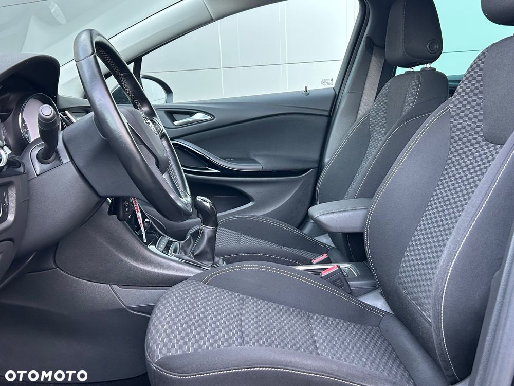 Opel Astra 1.4 Turbo Innovation - 17