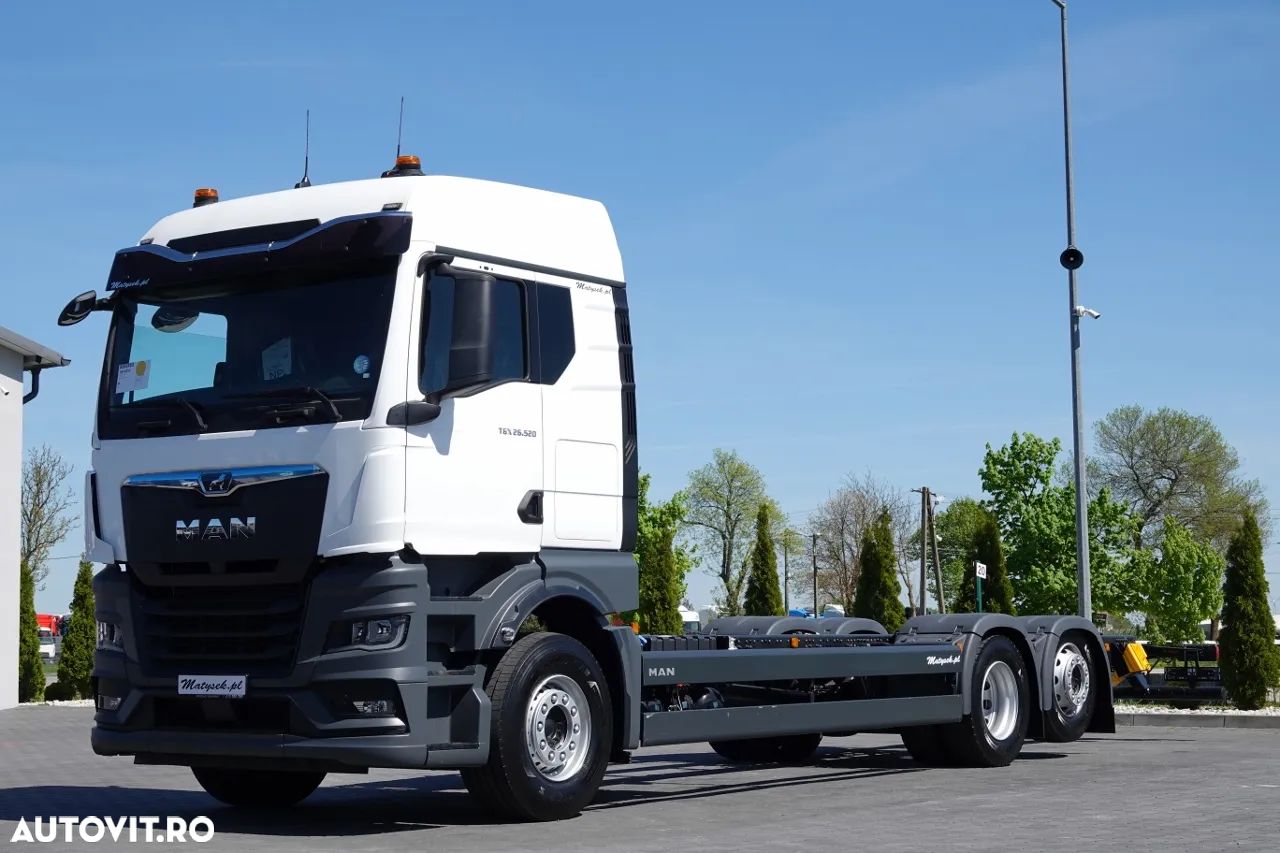 MAN TGX 26.520 / 6x2 / ȘASIU L 9.1M / PUNȚĂ RIDICATĂ / DIRECȚIE / PENTRU CONSTRUCȚII / NOU-NOUȚ - 1