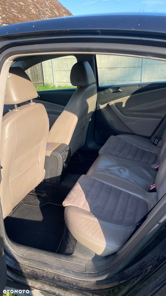 Volkswagen Passat 2.0 TDI Highline - 9