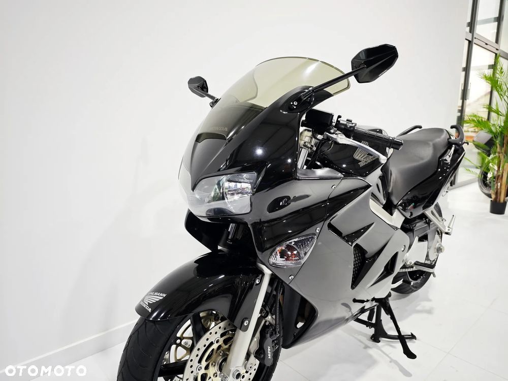 Honda VFR - 12