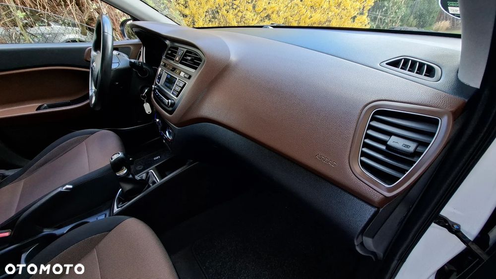 Hyundai i20 1.2 Fresh - 19