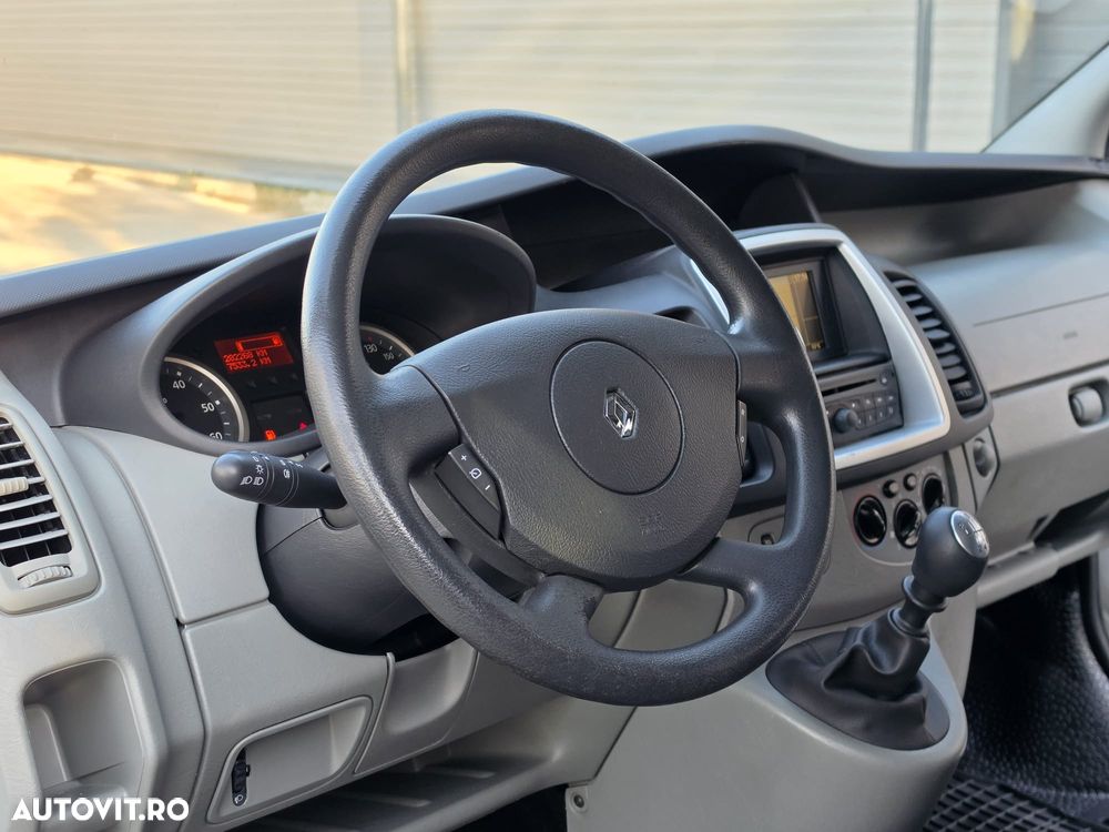 Renault Trafic Grand Passenger L2H1 Expression - 11