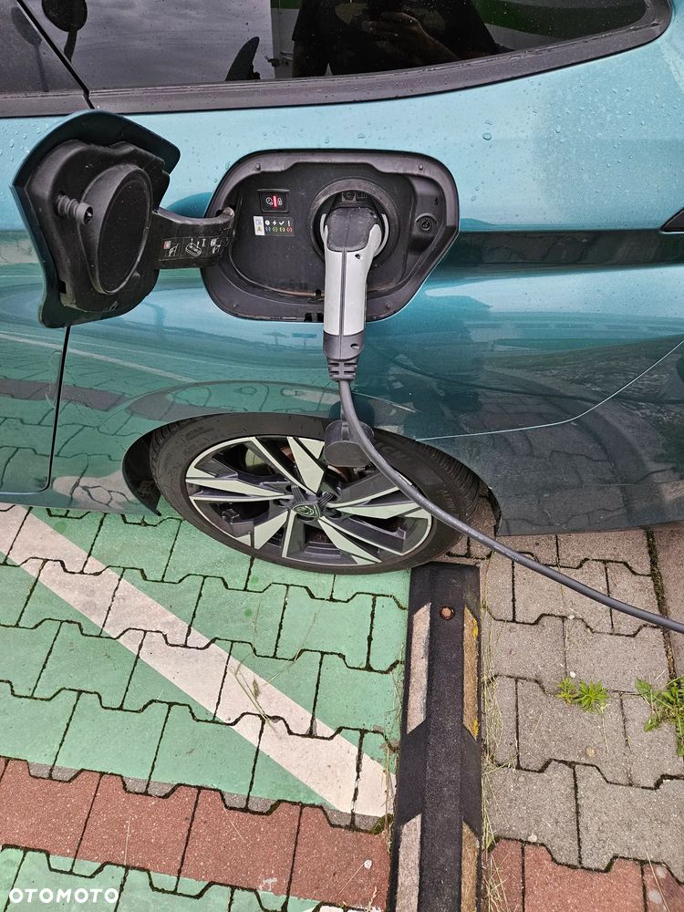 Peugeot 308 1.6 Hybrid PHEV Active Pack EAT8 - 13