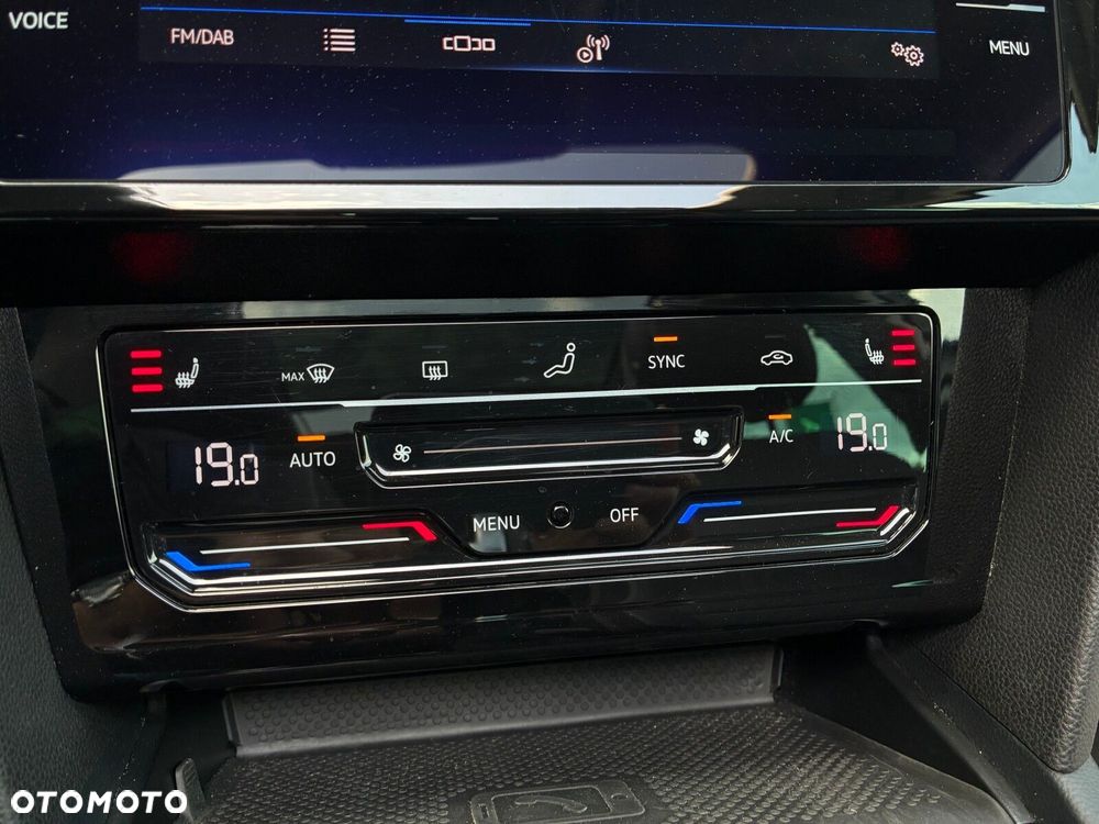 Volkswagen Passat - 23