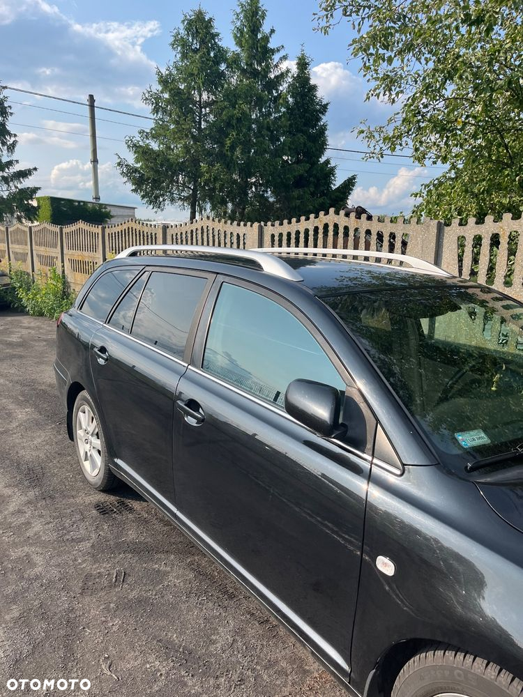 Toyota Avensis - 2