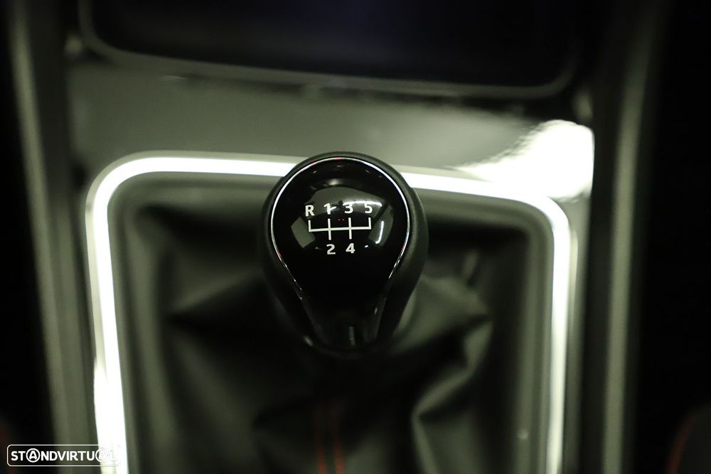 SEAT Leon 1.6 TDI FR S/S - 11