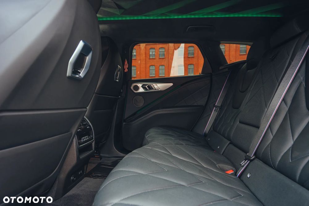 BMW XM 50e PHEV sport - 24