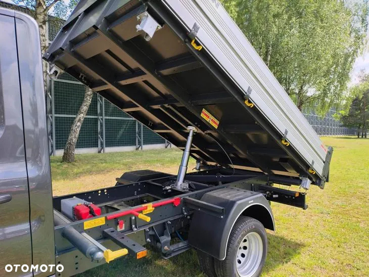 Ford Transit - 12