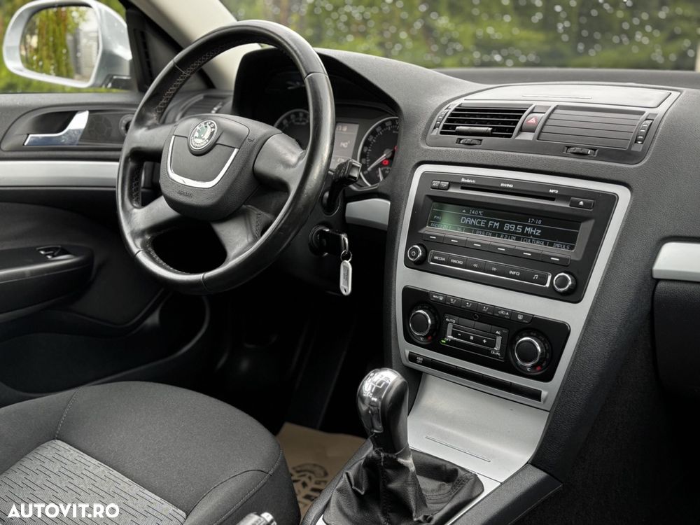 Skoda Octavia 1.6 TDI DPF Ambiente - 4