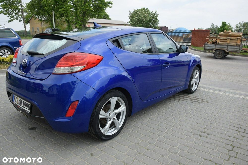 Hyundai Veloster 1.6 Style - 11