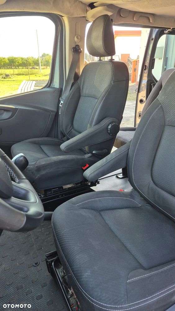 Renault Trafic Grand 2.0 dCi EDC - 16