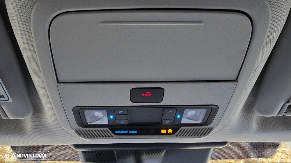 Ford Mustang Mach-E - 12