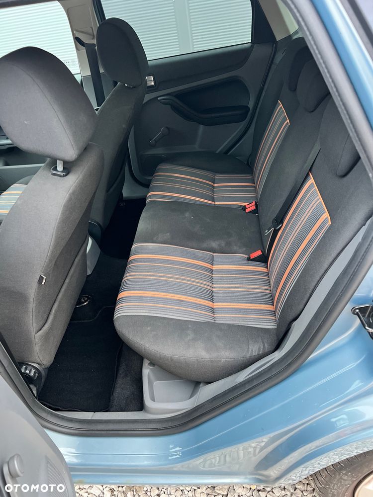 Ford Focus 1.6 16V Style - 12