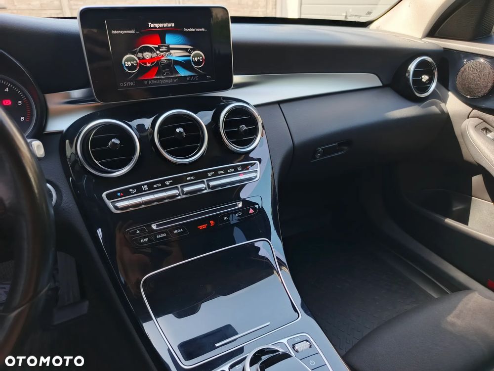 Mercedes-Benz Klasa C 220 d 4-Matic 7G-TRONIC - 27