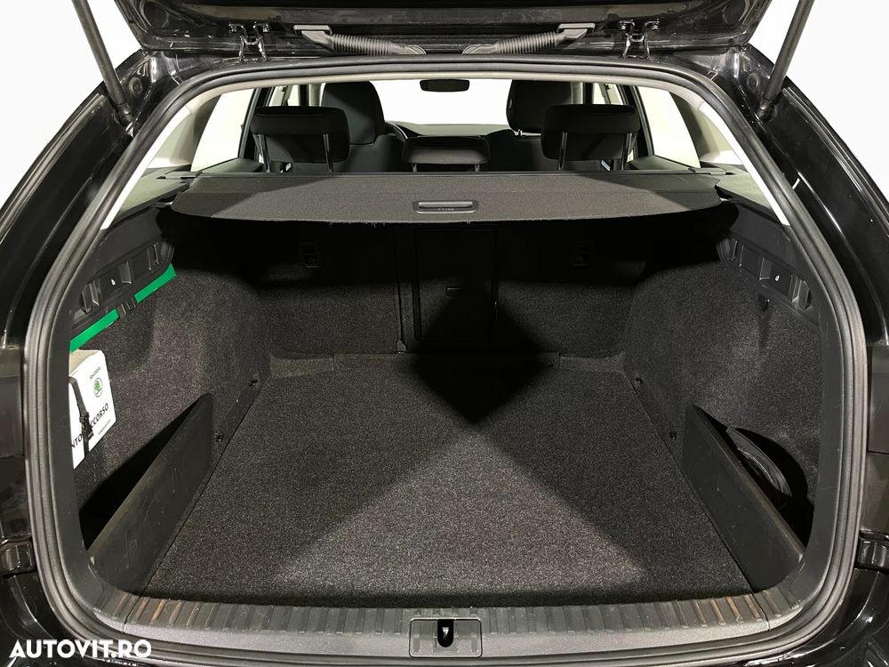 Skoda Octavia 2.0 TDI ELEGANCE DSG - 12