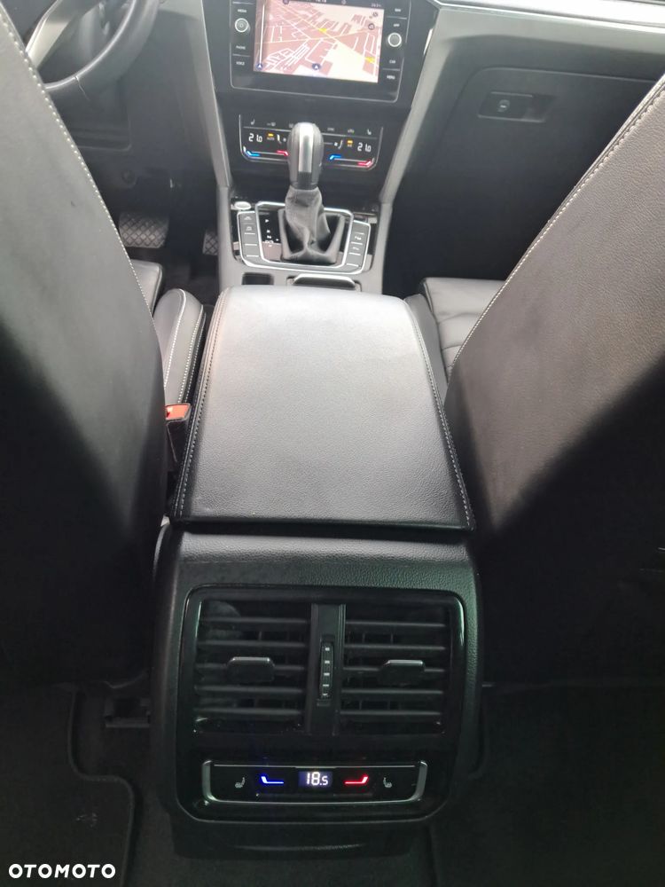 Volkswagen Passat 2.0 TDI 4Mot Elegance DSG - 13