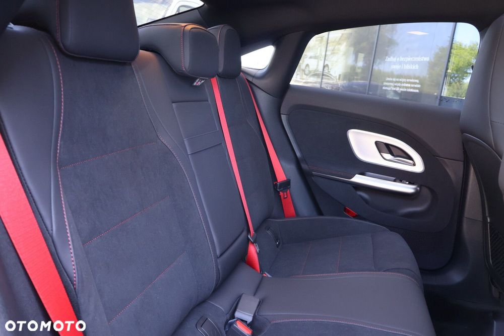 Mercedes-Benz CLA - 19