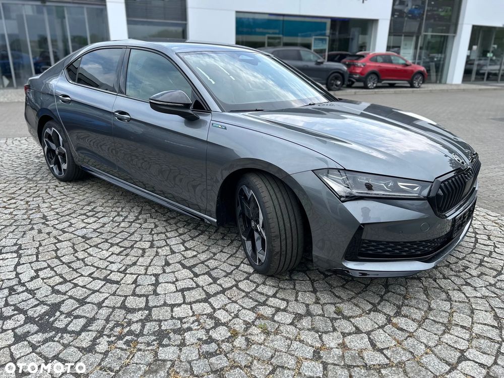 Skoda Superb 2.0 TDI SCR 4x4 Sportline DSG - 3