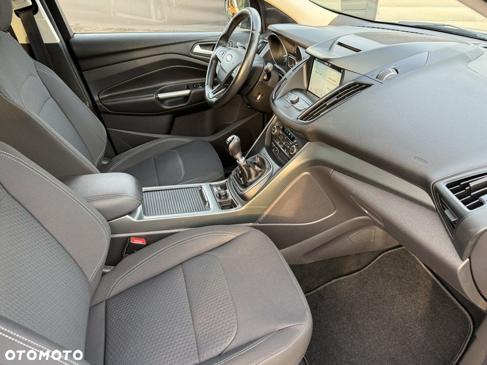 Ford Kuga 1.5 EcoBoost 2x4 Titanium - 27