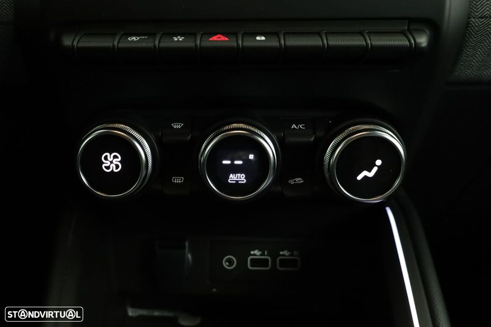 Renault Clio 1.0 TCe Techno Bi-Fuel - 12