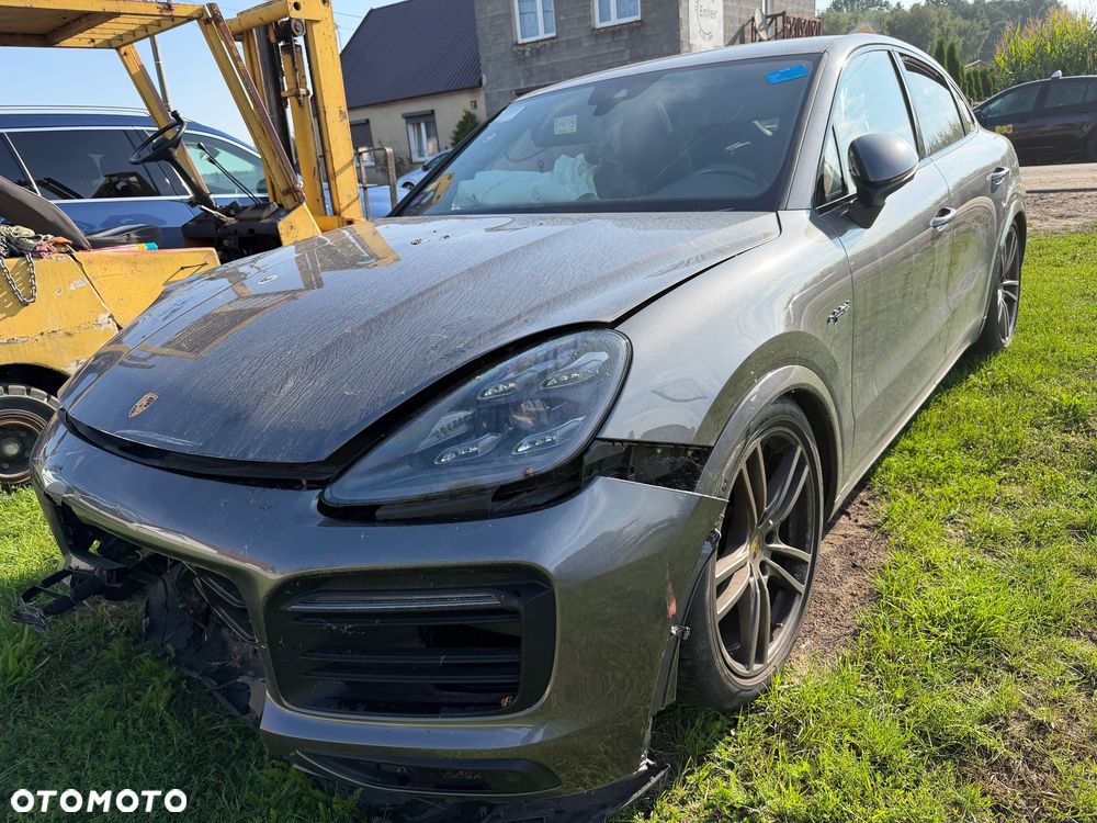 Porsche Cayenne - 21