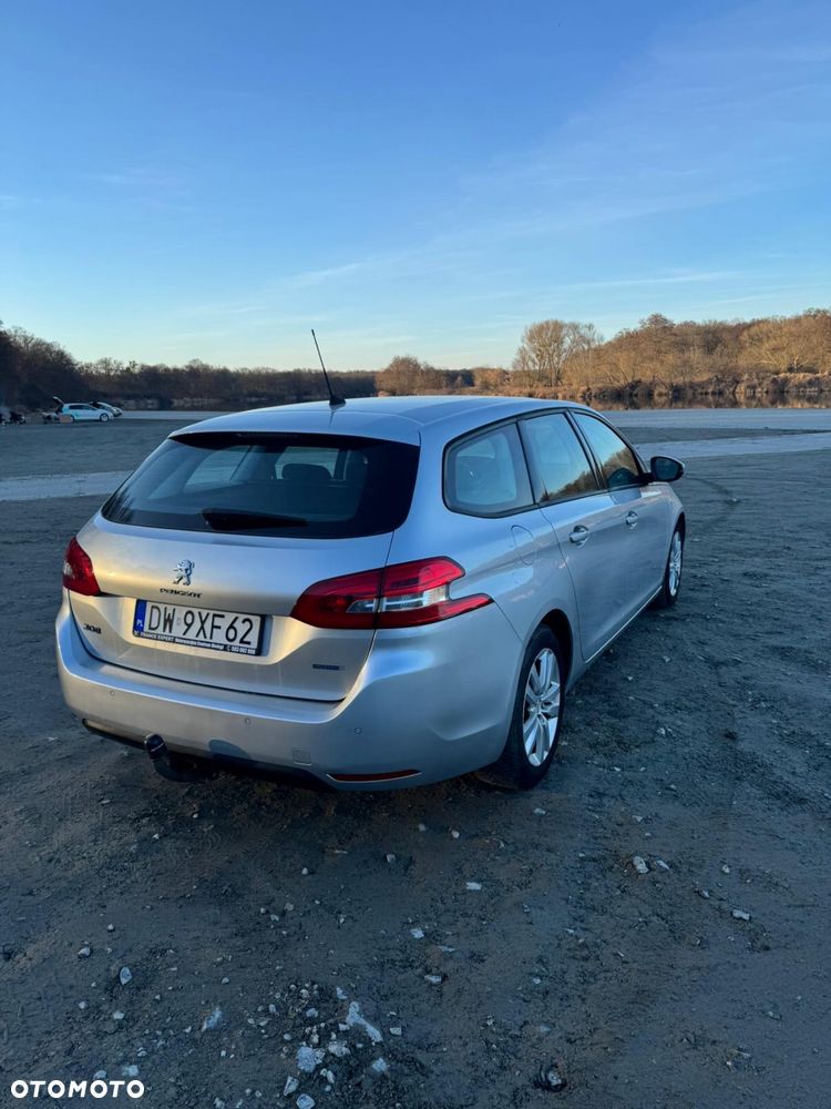 Peugeot 308 - 8