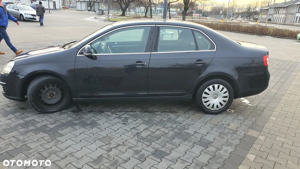 Volkswagen Jetta 1.9 TDI Comfortline - 5