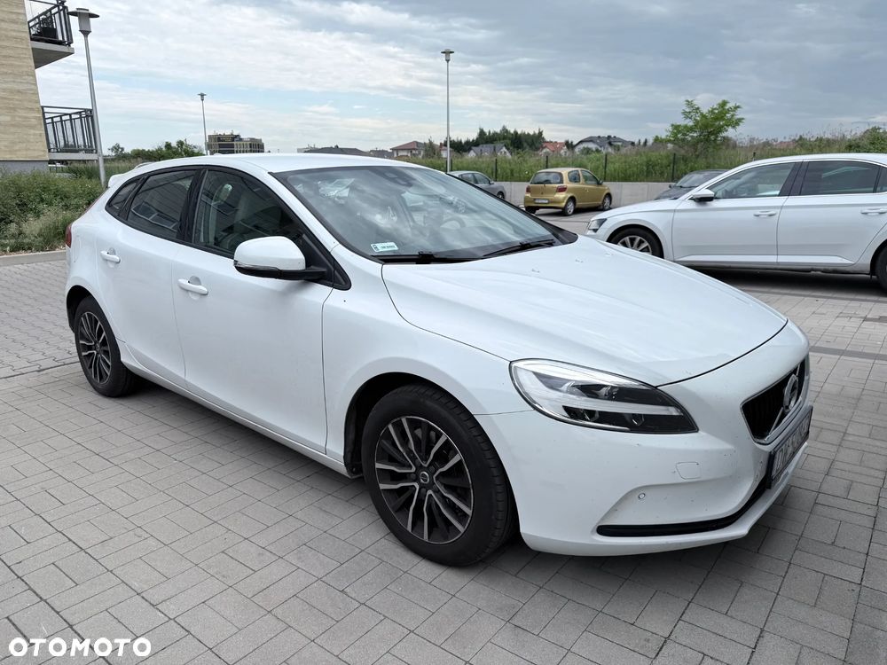 Volvo V40 T3 Drive-E Momentum - 1