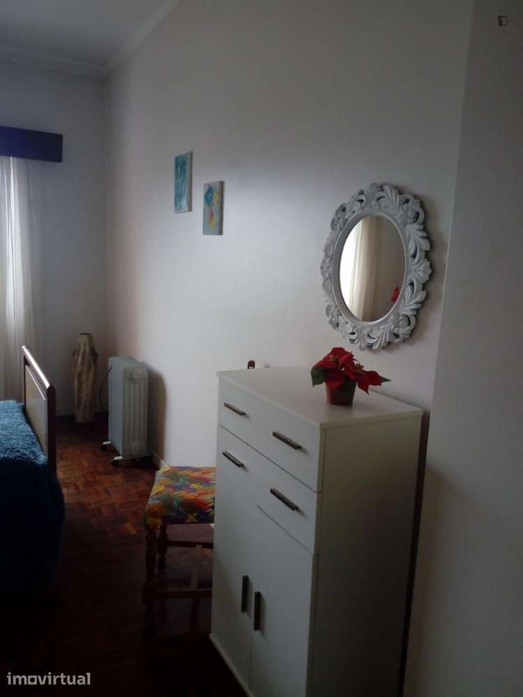 Quarto - localizado em Arregaça Coimbra - Grande imagem: 5/22
