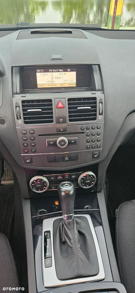 Mercedes-Benz Klasa C 180 CGI Automatik BlueEFFICIENCY - 18