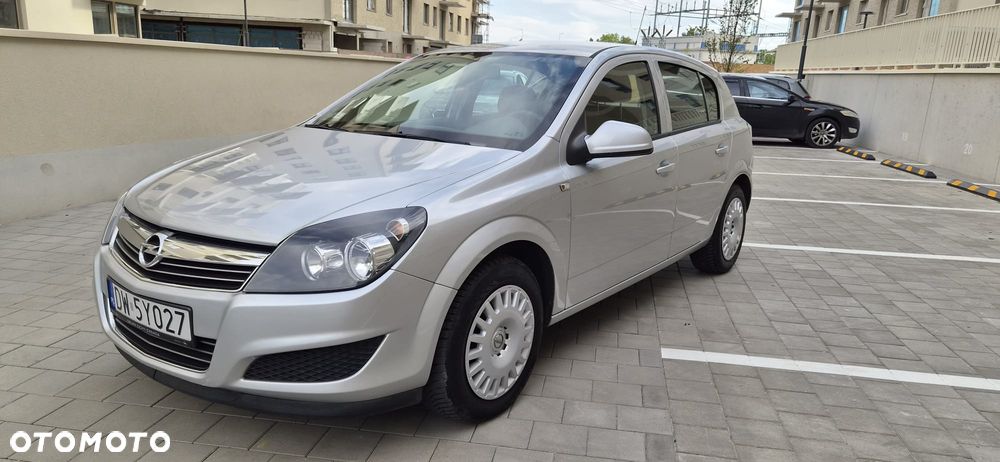 Opel Astra 1.6 Essentia - 2