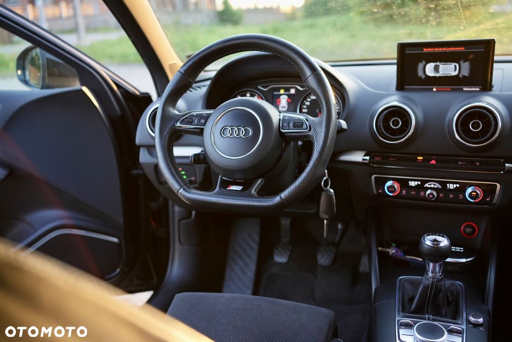 Audi A3 Sportback 1.8 TFSI Ambiente - 16