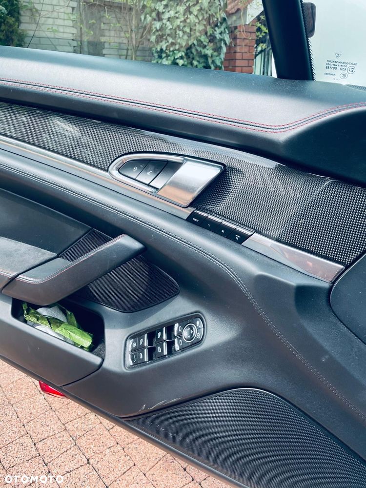 Porsche Panamera GTS PDK - 15