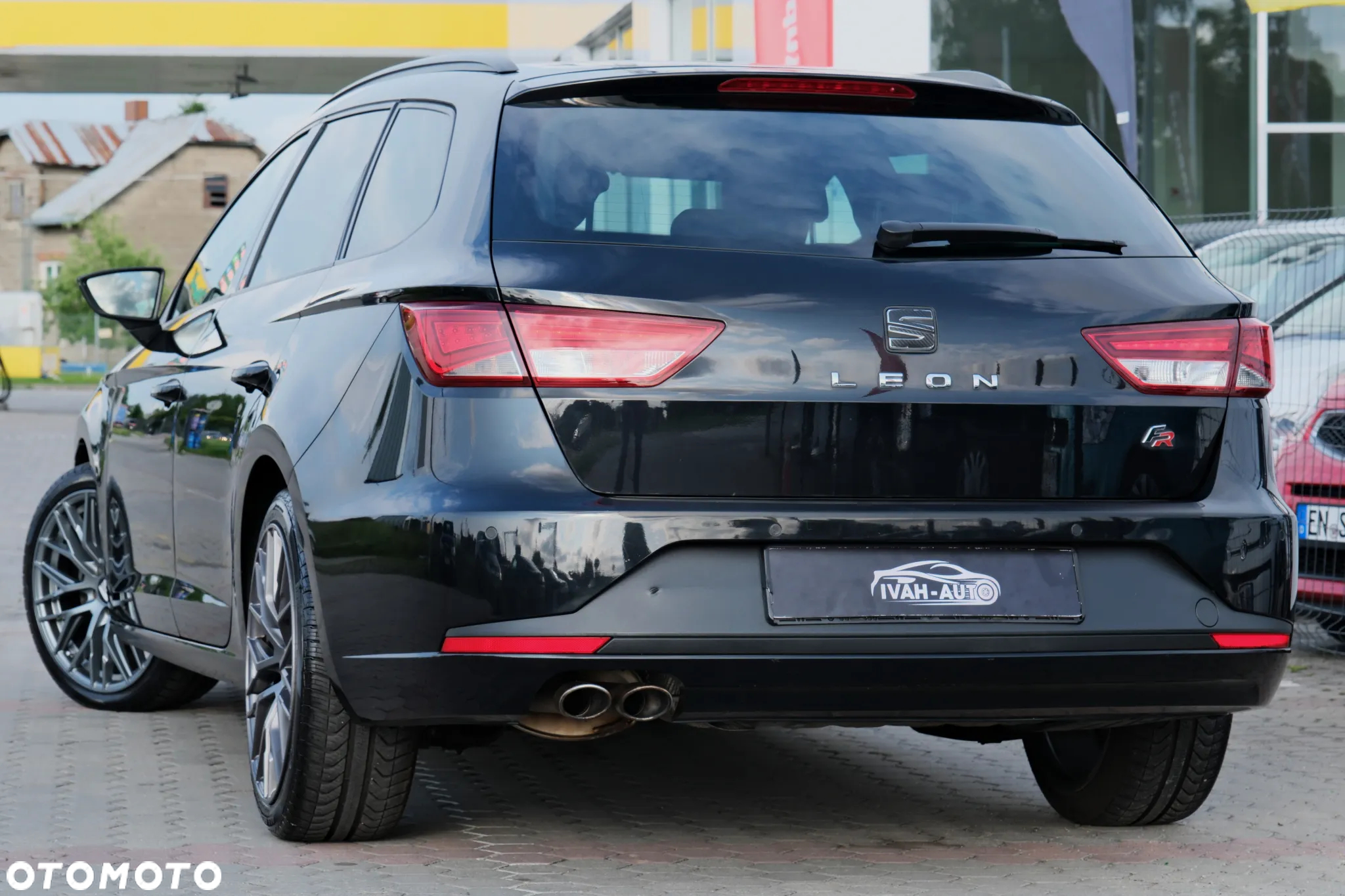 Seat Leon ST 2.0 TDI DPF DSG FR - 11