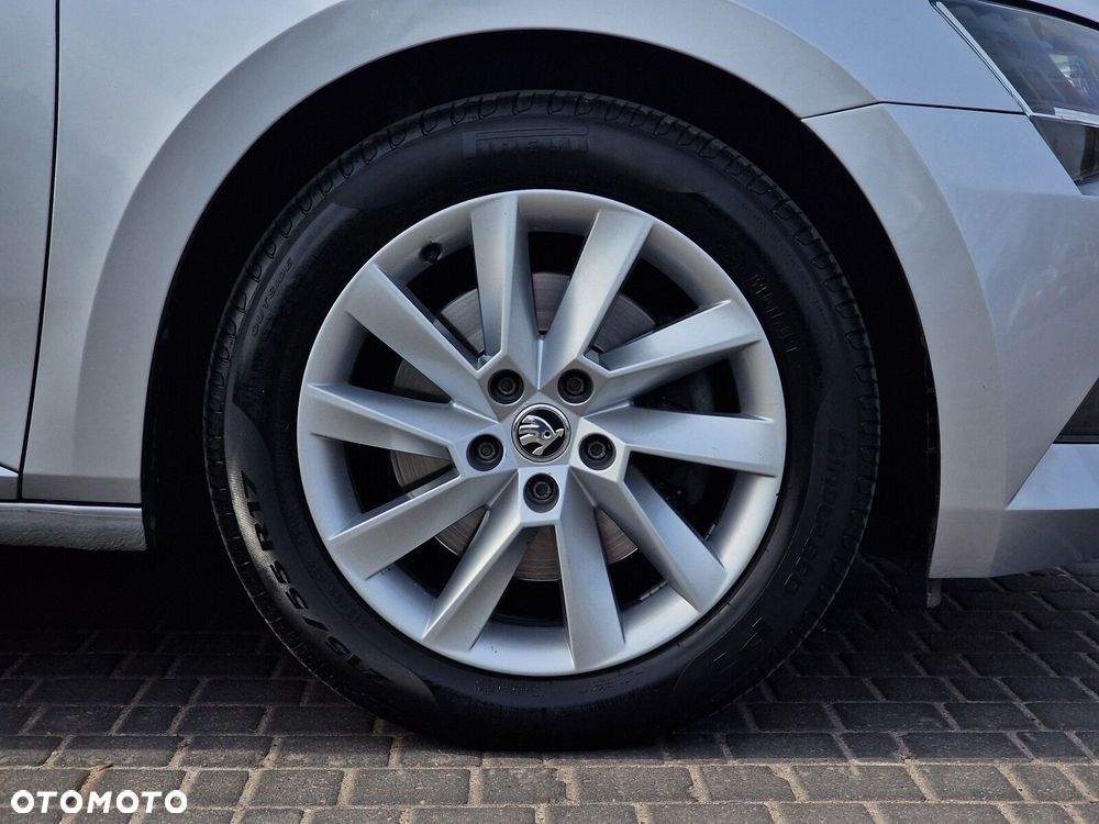 Skoda Superb 2.0 TDI SCR Style DSG - 9