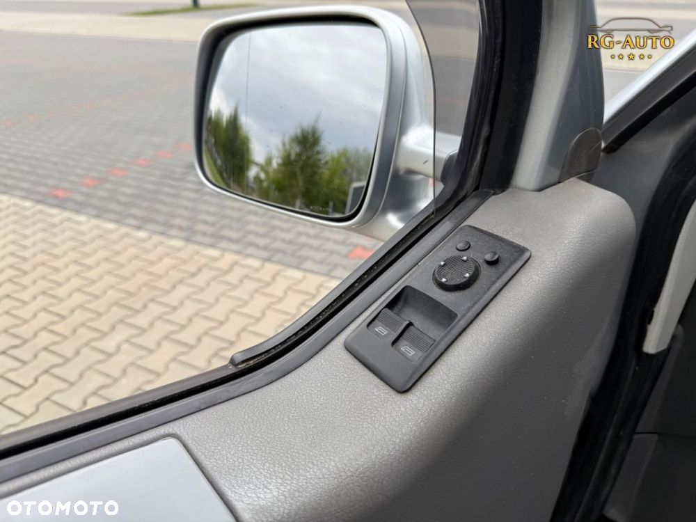Volkswagen Transporter - 30