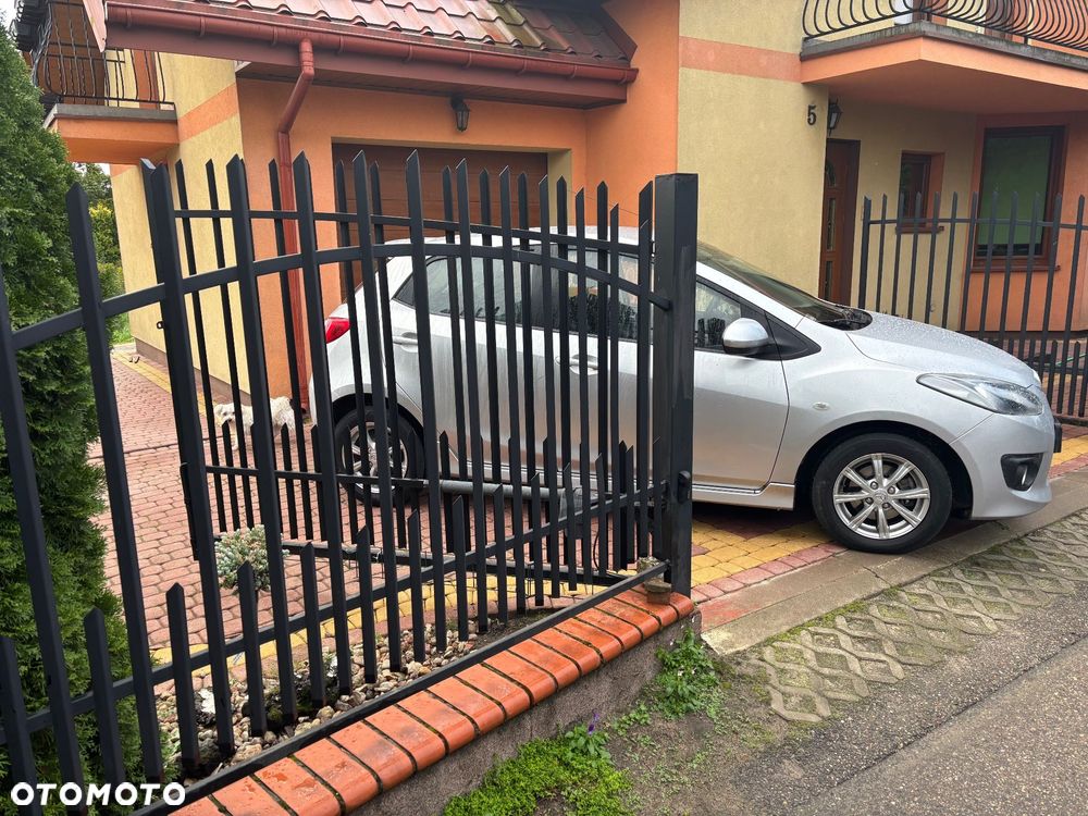 Mazda 2 - 5