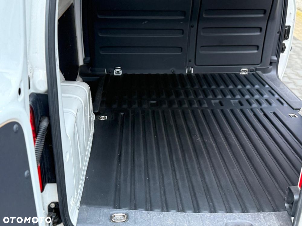Volkswagen Caddy - 10