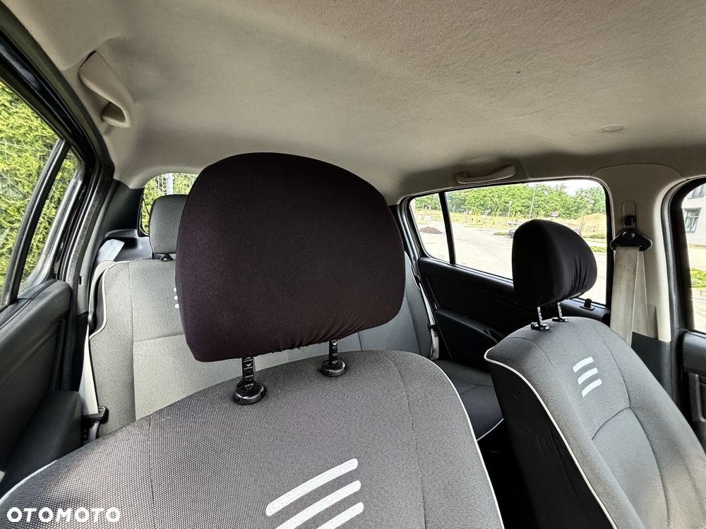 Dacia Sandero 1.2 16V 75 Essentiel - 11